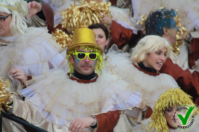 Ingrandisci la foto