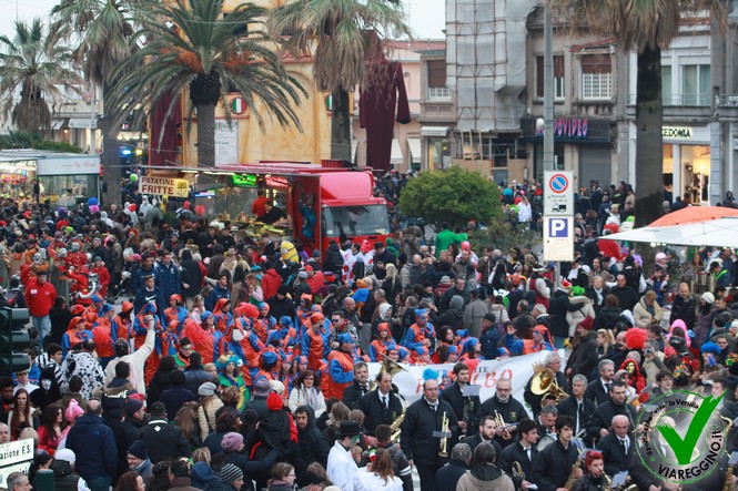Ingrandisci la foto