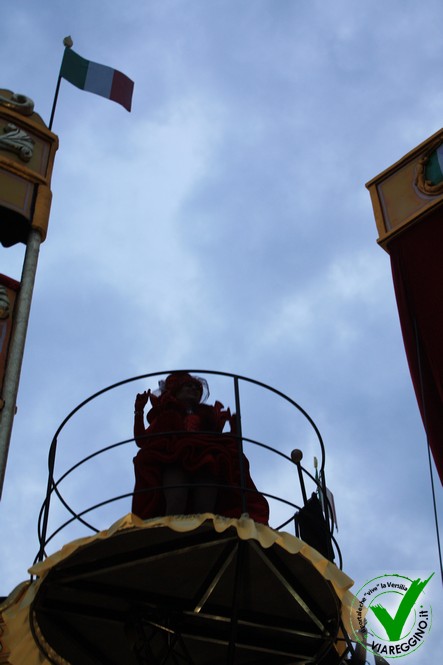 Ingrandisci la foto