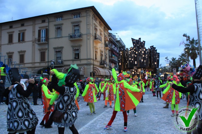 Ingrandisci la foto