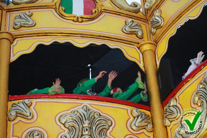 Ingrandisci la foto