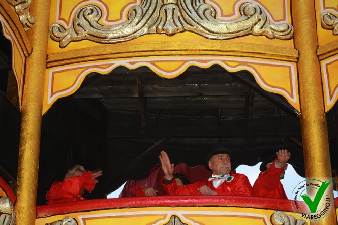Ingrandisci la foto