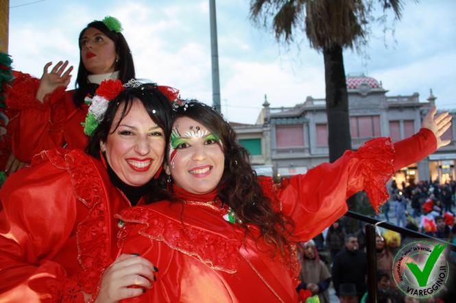 Ingrandisci la foto