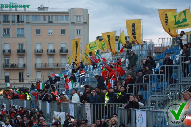 Ingrandisci la foto