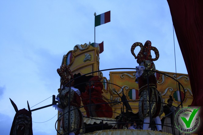 Ingrandisci la foto