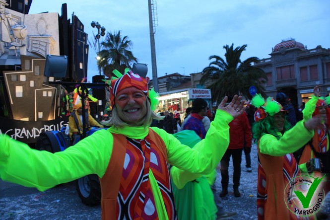 Ingrandisci la foto