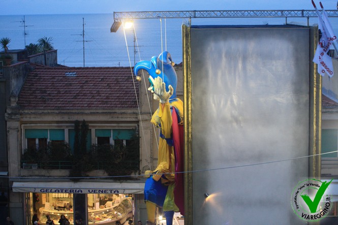 Ingrandisci la foto