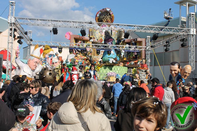 Ingrandisci la foto