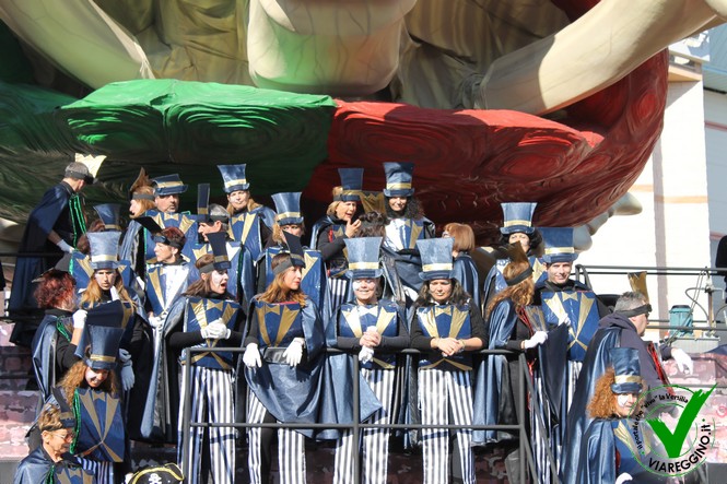 Ingrandisci la foto
