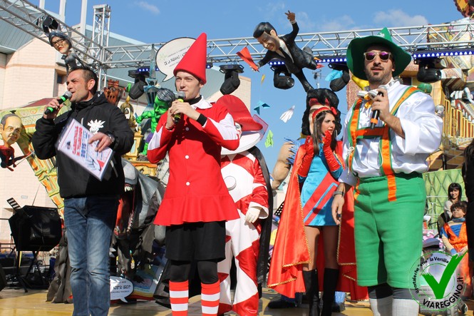 Ingrandisci la foto