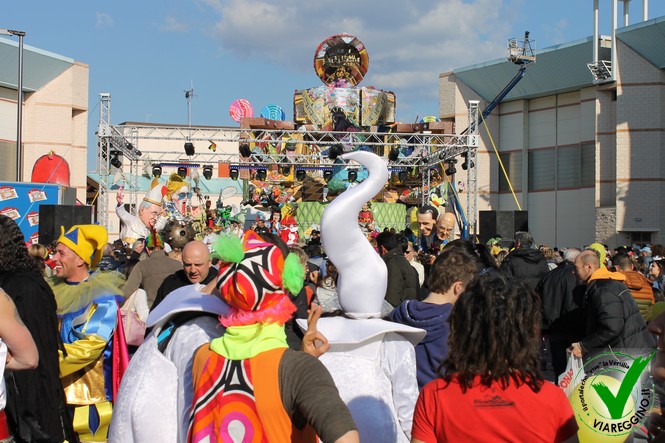 Ingrandisci la foto