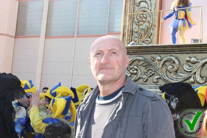 Ingrandisci la foto