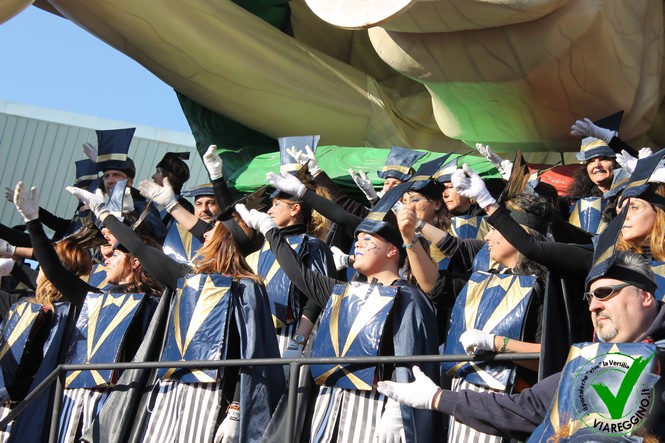 Ingrandisci la foto