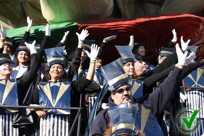 Ingrandisci la foto