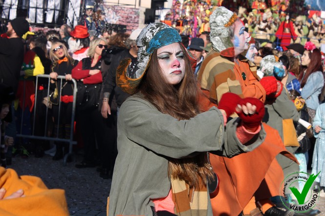 Ingrandisci la foto