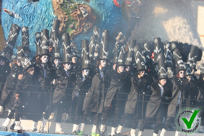Ingrandisci la foto