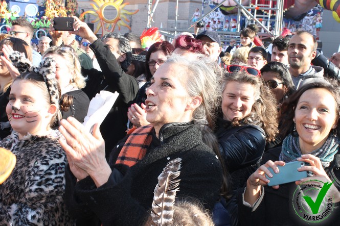 Ingrandisci la foto