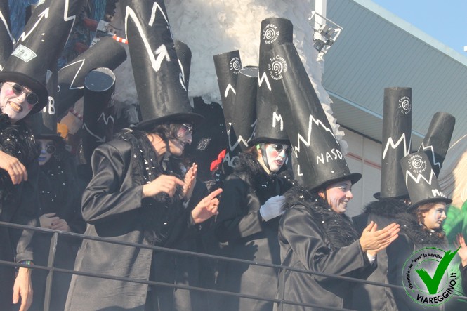 Ingrandisci la foto
