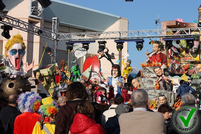 Ingrandisci la foto