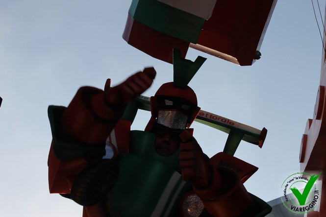 Ingrandisci la foto