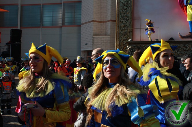 Ingrandisci la foto