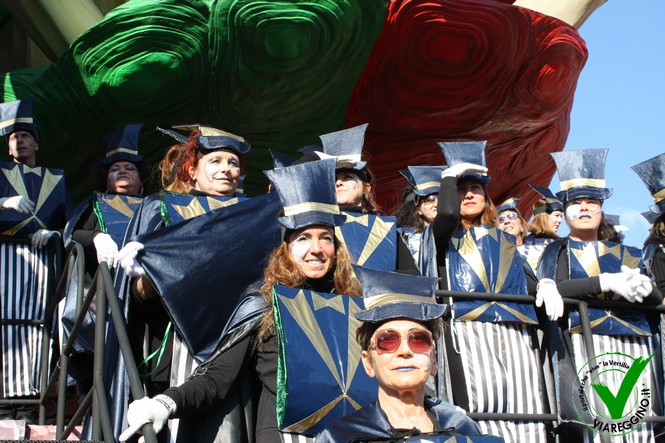 Ingrandisci la foto
