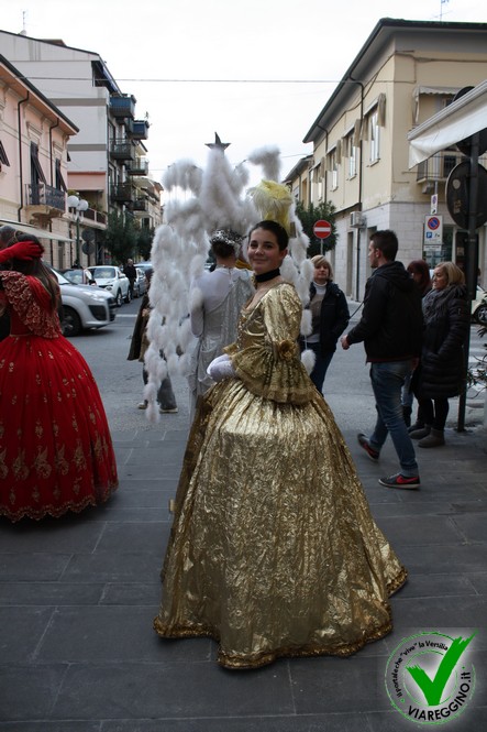 Ingrandisci la foto