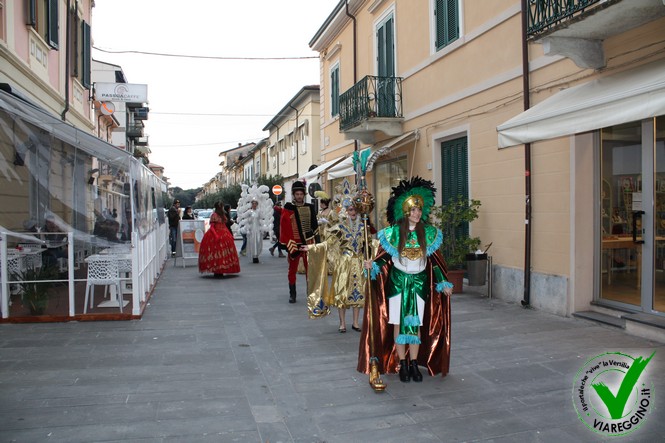 Ingrandisci la foto