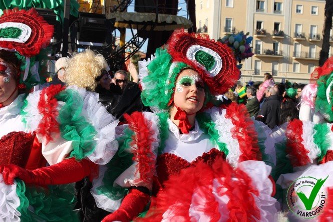 Ingrandisci la foto