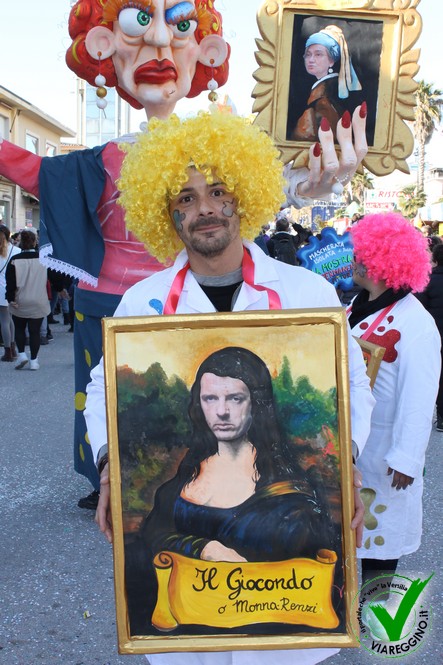 Ingrandisci la foto