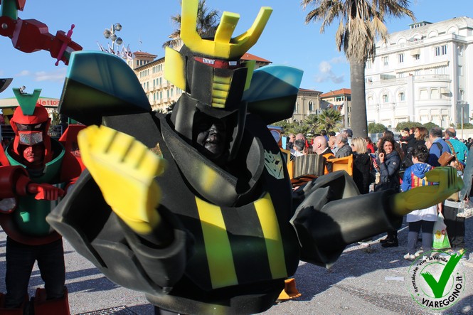 Ingrandisci la foto
