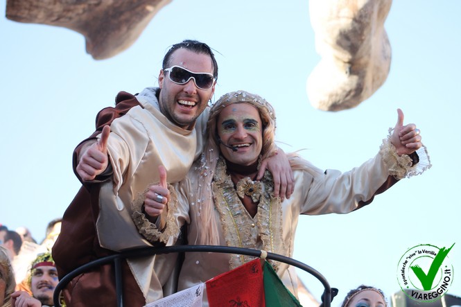 Ingrandisci la foto
