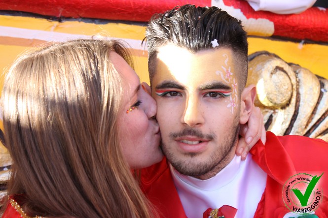 Ingrandisci la foto