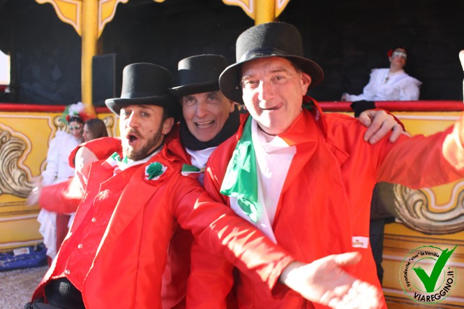 Ingrandisci la foto