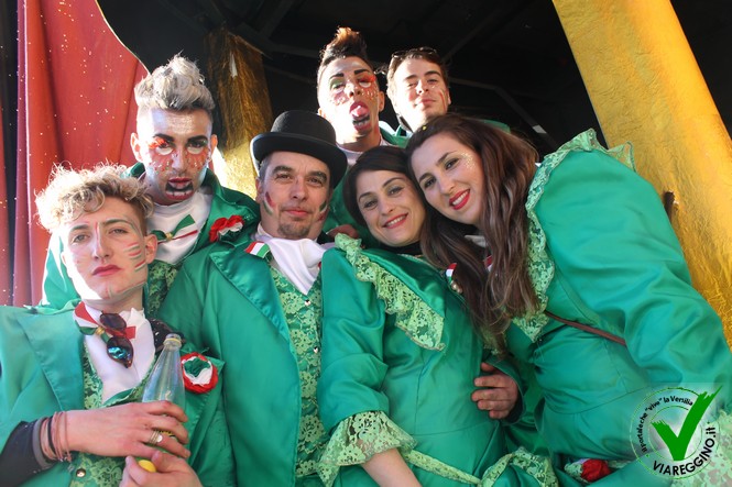 Ingrandisci la foto