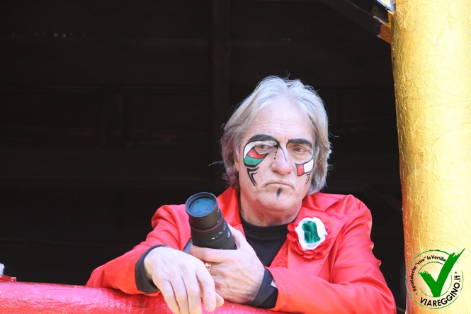 Ingrandisci la foto