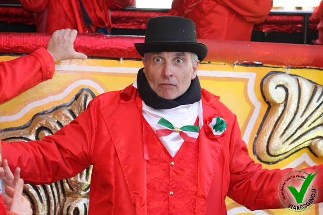 Ingrandisci la foto