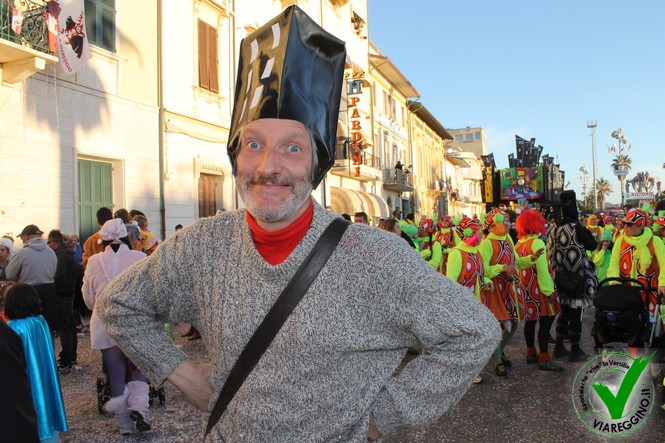 Ingrandisci la foto