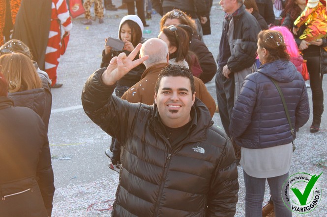 Ingrandisci la foto