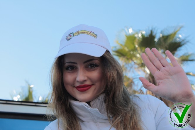 Ingrandisci la foto