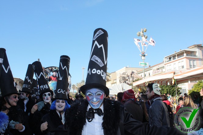 Ingrandisci la foto