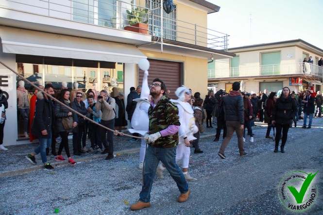 Ingrandisci la foto