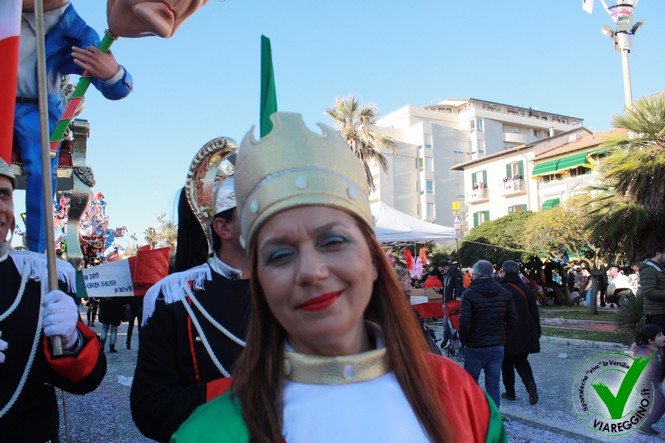Ingrandisci la foto
