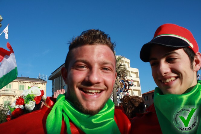 Ingrandisci la foto