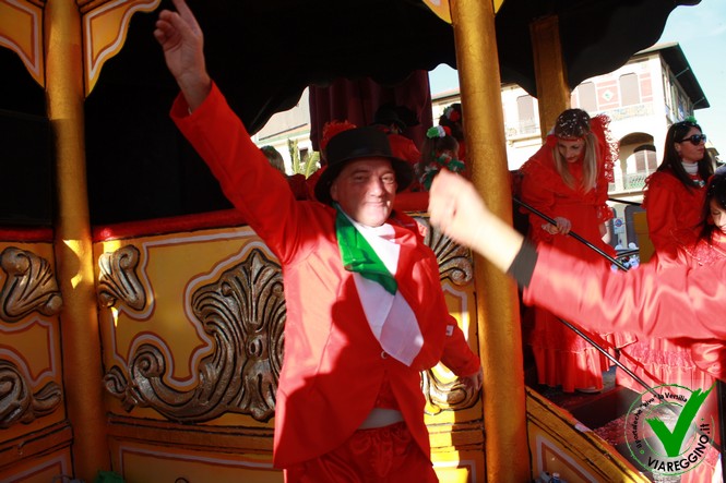 Ingrandisci la foto