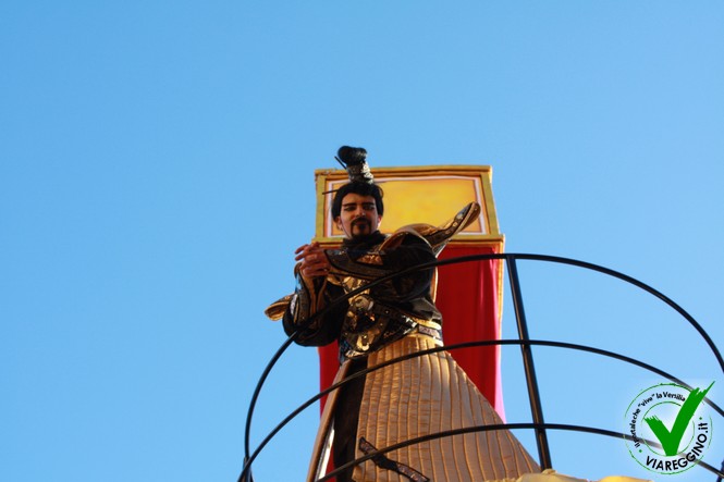Ingrandisci la foto