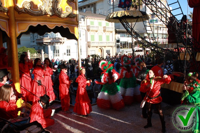 Ingrandisci la foto