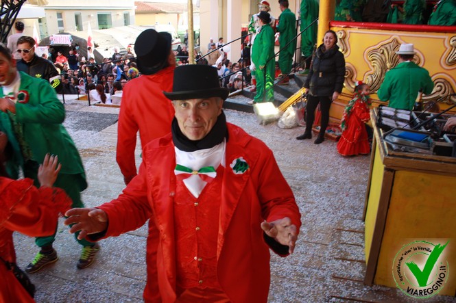 Ingrandisci la foto