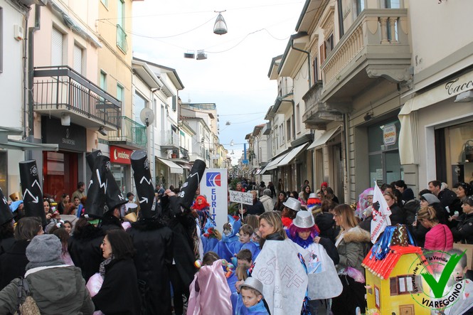 Ingrandisci la foto