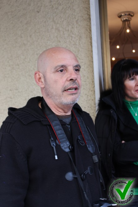 Ingrandisci la foto